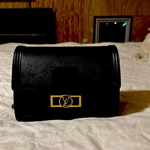 COPY - LV purse genius e leather dauphine MM epic leather